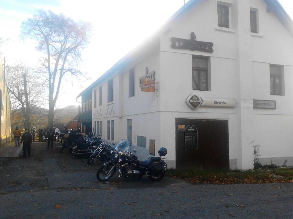 Hotel Drevenka à Provodin Extérieur photo