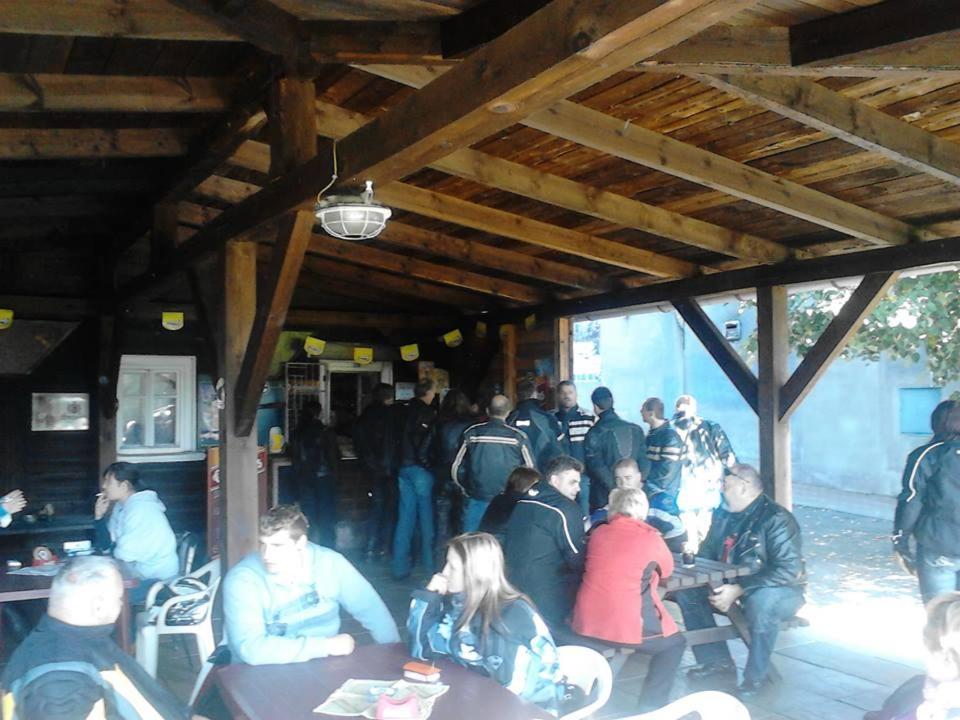 Hotel Drevenka à Provodin Extérieur photo